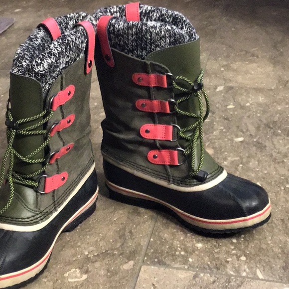 Host Pick!!! Sorel boots, 5 - Picture 2 of 12